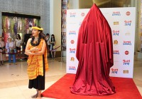 ワイキキのショッピングエリア「Tギャラリア by DFS」にウルトラマンが登場。