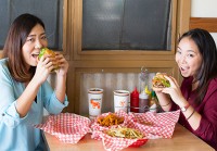 Hawaiistマガジン Vol.7 連動企画「世界の美味しい～♪を食べる」