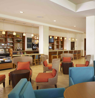 会場はホテル1階のギャラリーバー