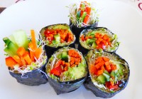 スーパーフードと呼ばれるアルファルファスプラウトを使った「スプラウトべジロール」