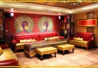 ハワイ一スタイリッシュなカラオケルーム＆ラウンジが誕生！