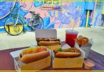 アイデア満載！ユニークなホットドッグ専門店「ハンクス・オートドッグ」
