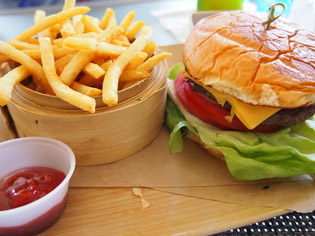 クラシックダブルチーズバーガー（一例）