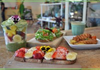 オシャレなカカアコシーンを引っ張るカフェ「アーヴォ」