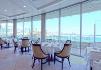 「フィフティスリー バイ・ザ・シー」で至福のコラボレーションメニューを堪能